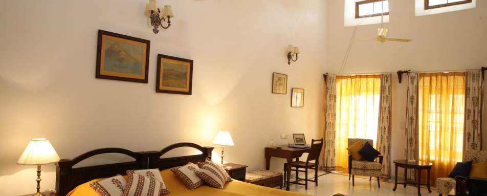 Yellow Bedroom - Shahpura Bagh