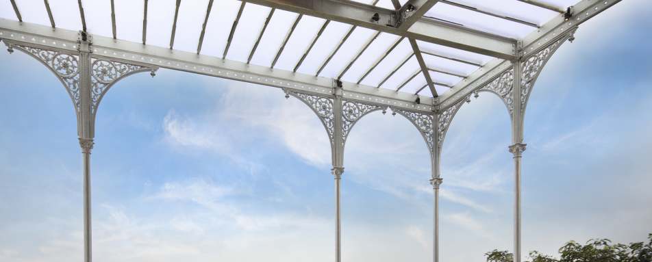 Outdoor seating area - Taj Falaknuma Palace 