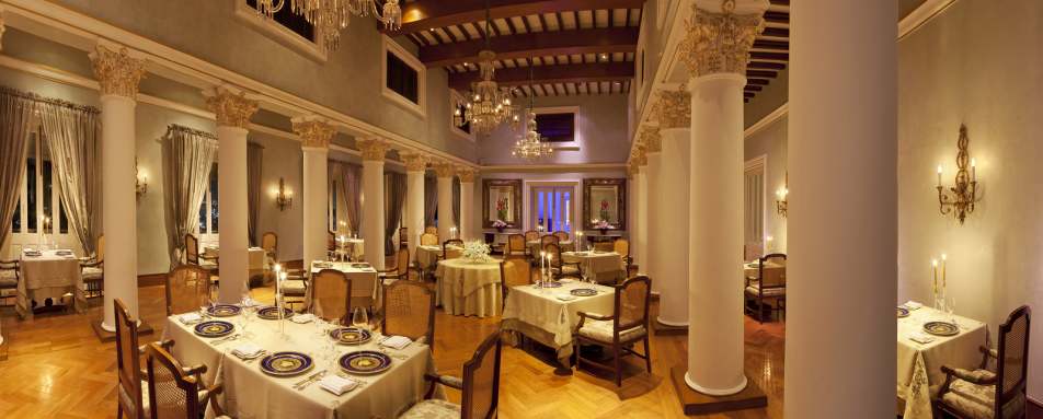 Dining area - Taj Falaknuma Palace