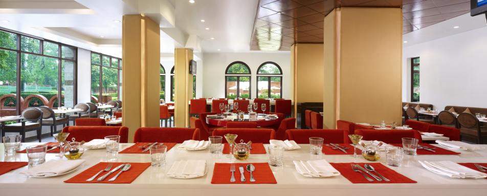 Dining - The Gateway Hotel Ganges Varanasi