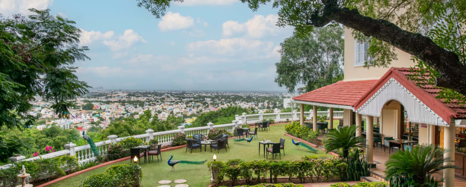 Restaurant View - Gateway Hotel 