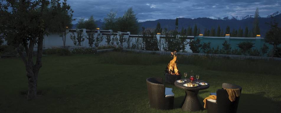 Garden Dining - The Grand Dragon