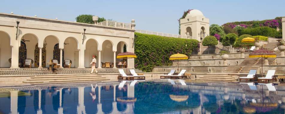 Outdoor swimming pool - The Oberoi Amarvilas