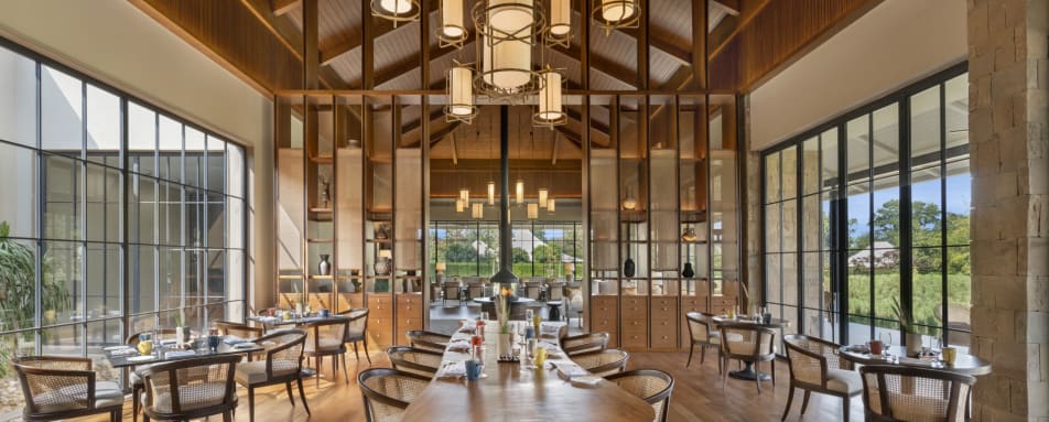 Dining Room - The Oberoi Vindhyavilas 