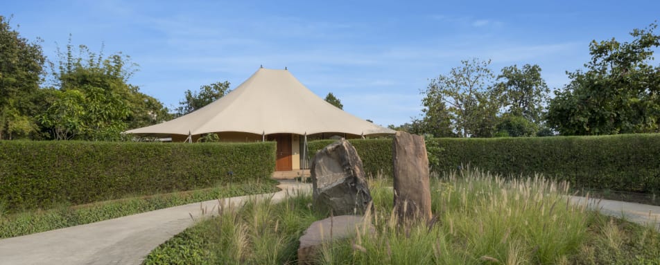 Outdoor Tent View - The Oberoi Vindhyavilas 