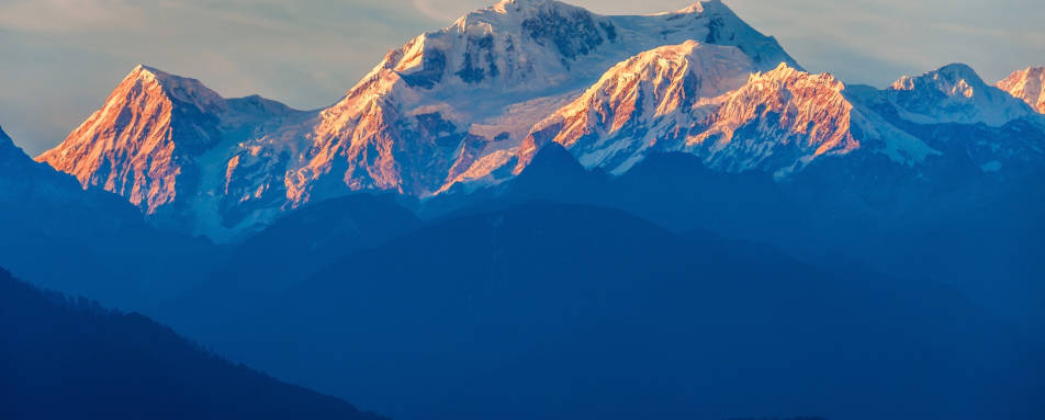 Himalaya - Spotting Snow Leopards in Himalaya