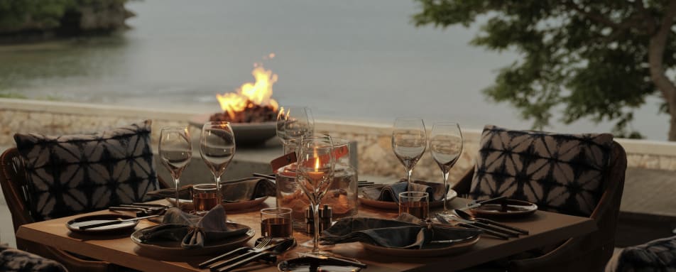 Loloan Beach Bar and Grill  