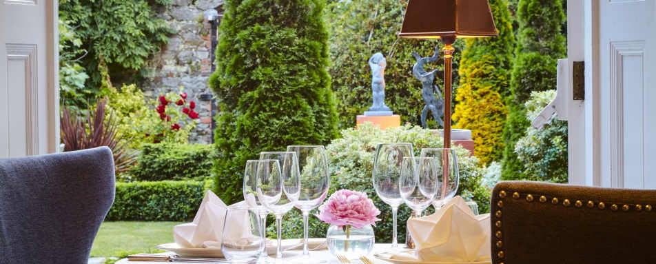 Orchids Restaurant - Hayfield Manor Hotel 