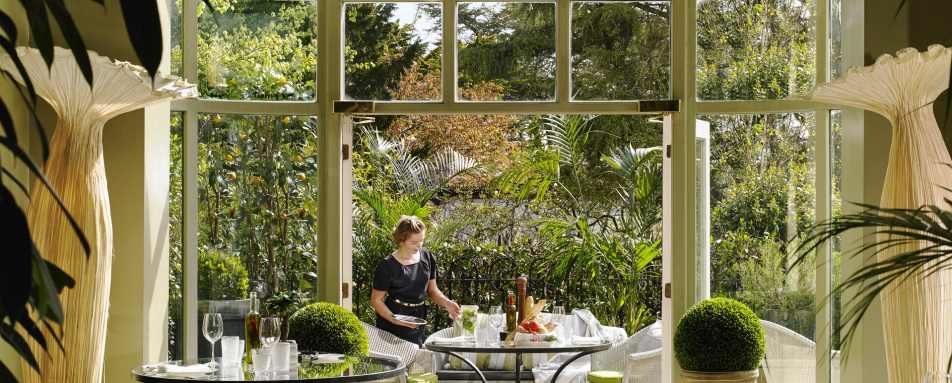 Perrotts Garden Bistro - Hayfield Manor Hotel 