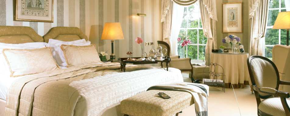 Superior Bedroom - Hayfield Manor Hotel 