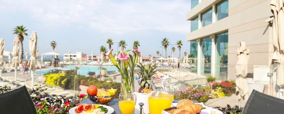 Breakfast with a View