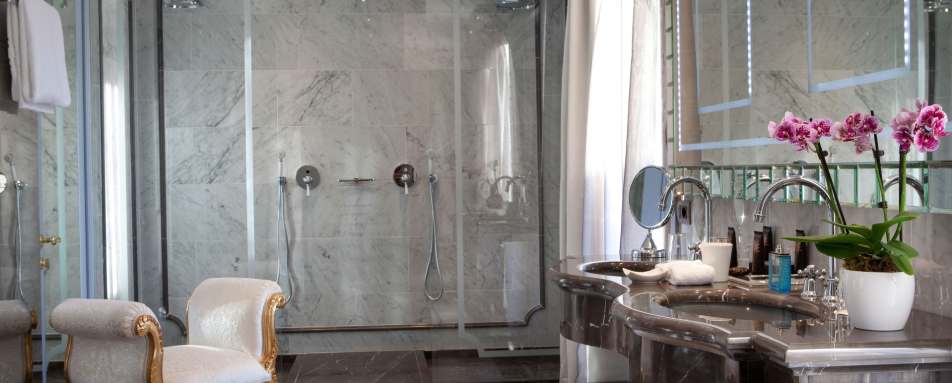 San Giorgio Suite bathroom - Hotel Luna Baglioni