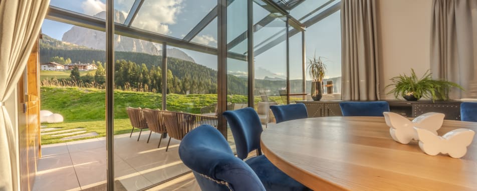 Dining area and terrace 