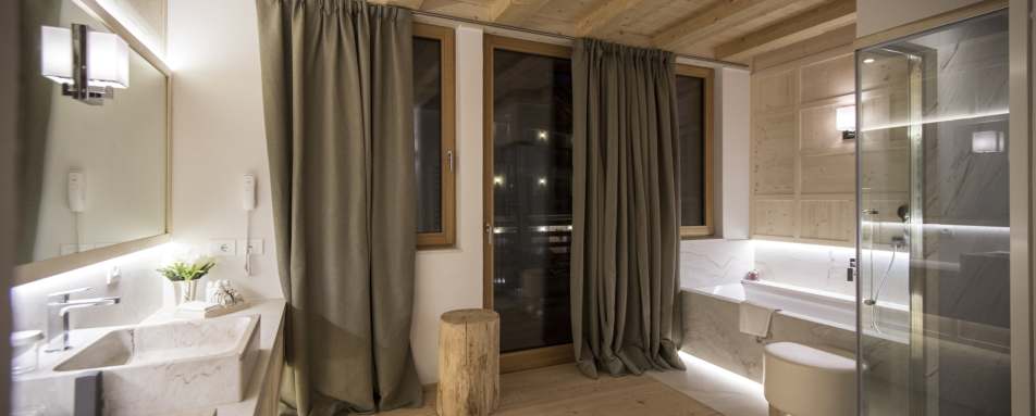 Mastersuite bathroom - Chalet Zeno, Rosa Alpina 