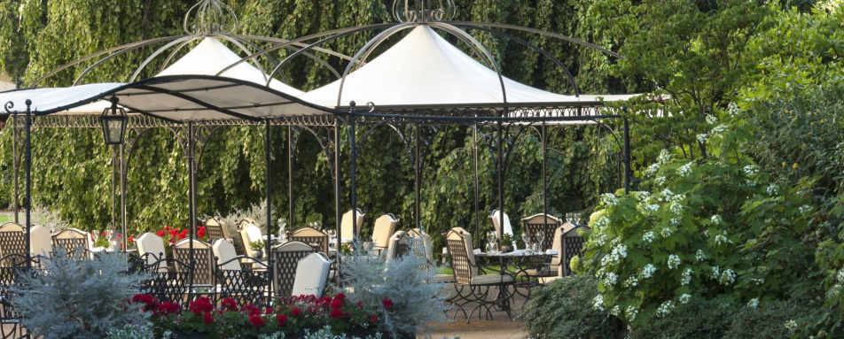 Al Fresco and Pool Tree Bar - Four Seasons Florence