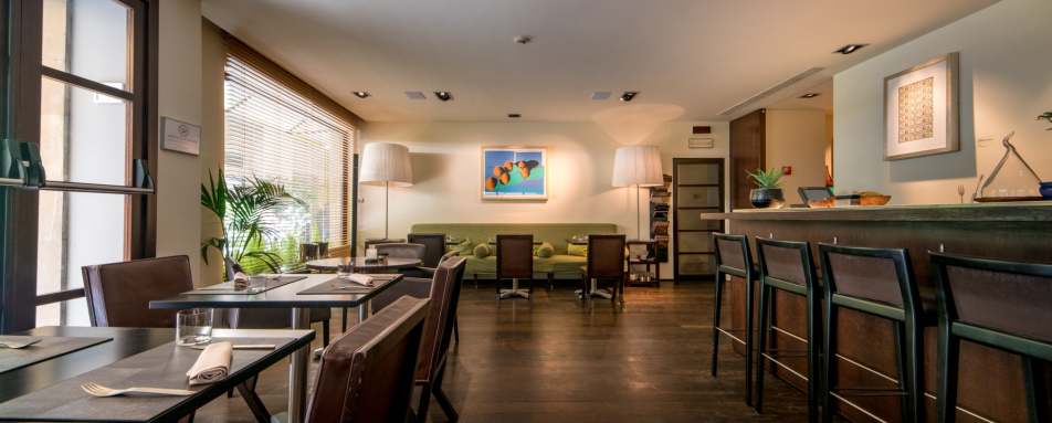 Fusion Restaurant - Gallery Hotel Art