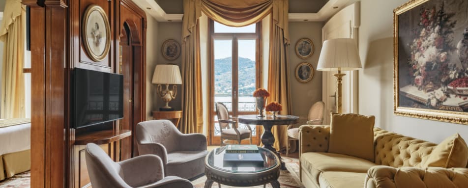 Signature Suite Living Room 