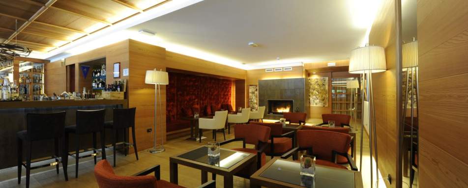 Bar - Majestic Mountain Charme