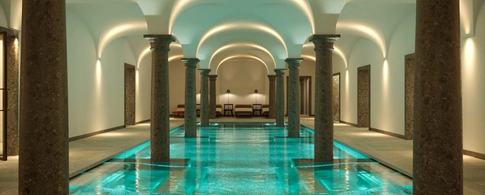 Portrait Milano Swimming Pool 