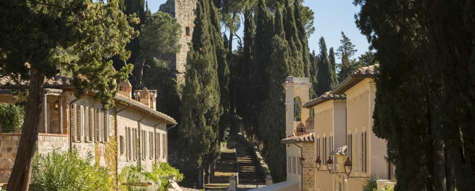 Il Borgo avenue - Rosewood Castiglion del Bosco