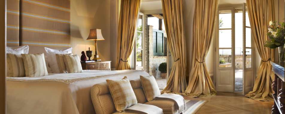 Terrace Suite bedroom - Rosewood Castiglion del Bosco
