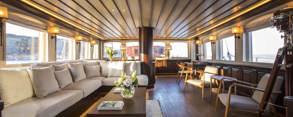 Living area - Satori Yacht