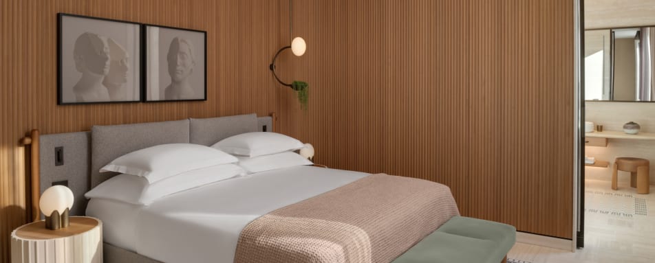 Deluxe Suite Bedroom 