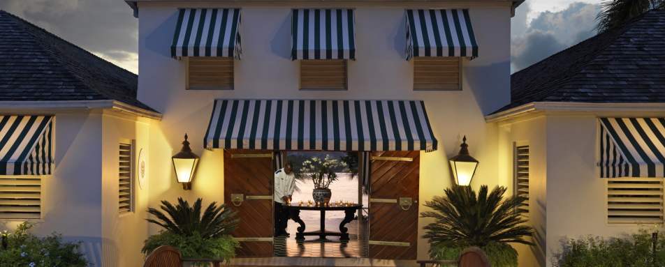 Lobby and Reception - Round Hill