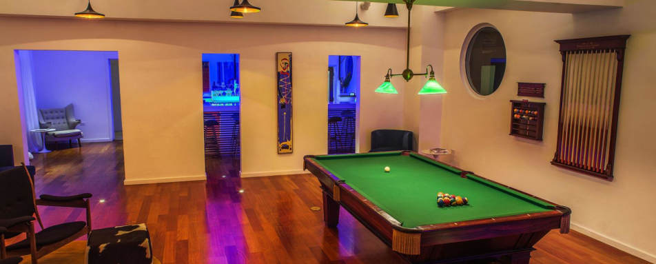 Explorer's Lounge - The Trident Jamaica