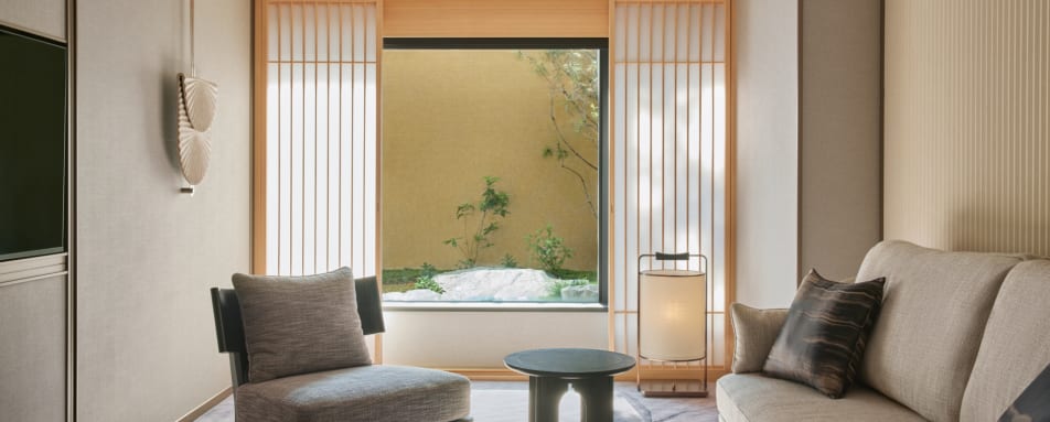 premier-suite-lounge 