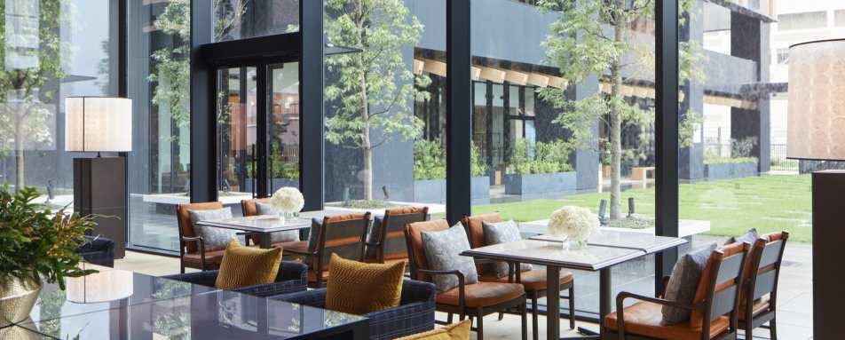 PavilionDaytimeTableSetting 