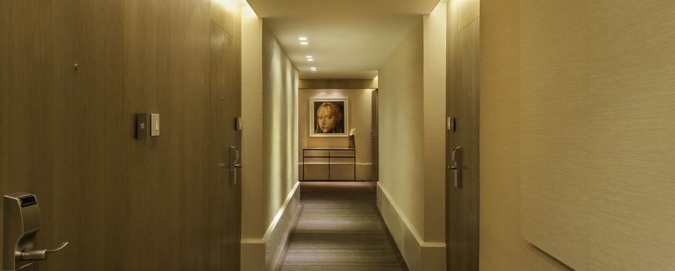 Executive Floor Corridor - Al Qasr Metropole