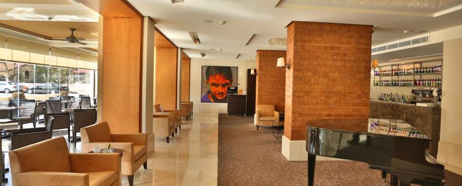 Lounge and Trattoria - Al Qasr Metropole