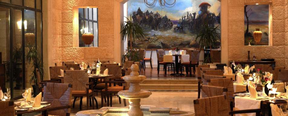 Hotel Restaurant - Movenpick Resort and Spa Dead Sea