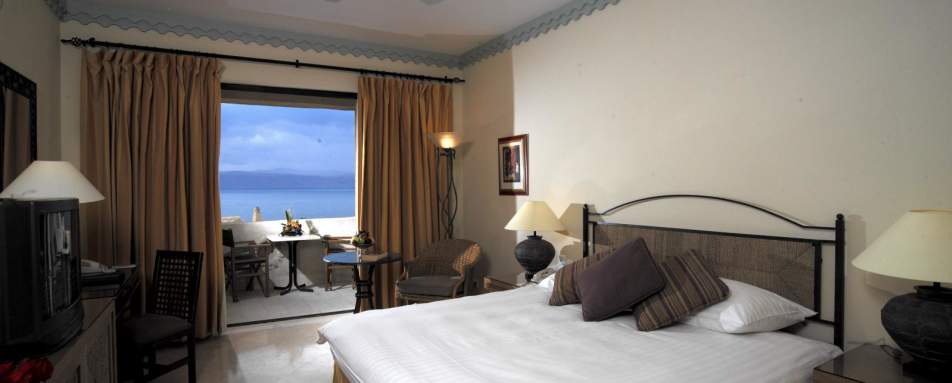 Bedroom - Movenpick Resort and Spa Dead Sea