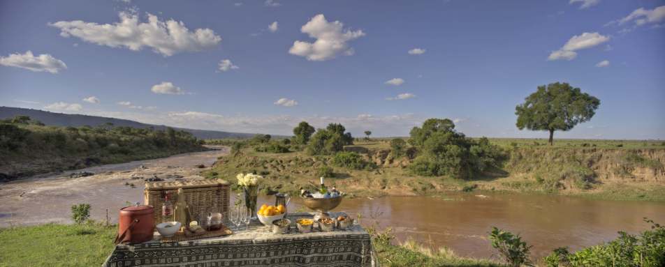 Drinks stop - Bateleur Camp at Kichwa Tembo