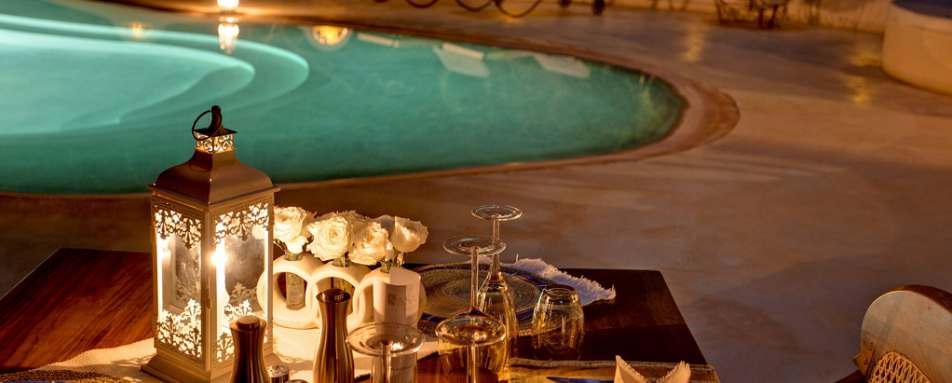 Dinner by the pool - Sasaab