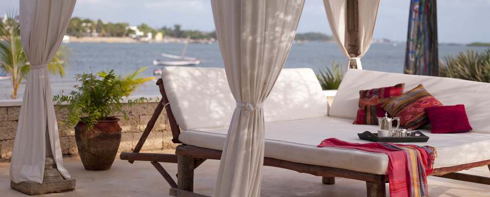 Daybed - The Majlis Hotel