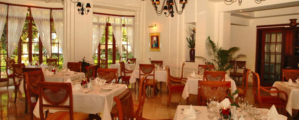 Dining at Settha Palace - Settha Palace Hotel