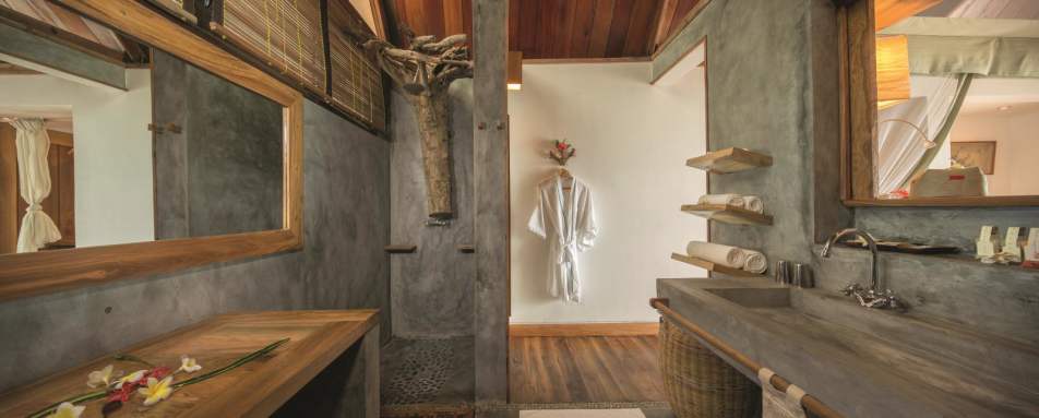 Villa Bathroom - Constance Lodge Tsarabanjina