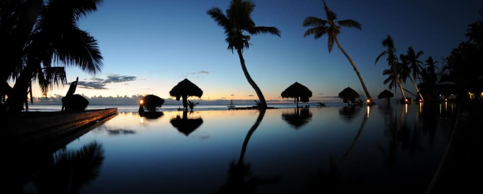 Infinite Pool Night - Princesse Bora Lodge