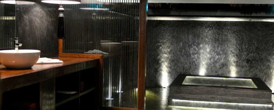 Jacuzzi Tub - Villa Samadhi