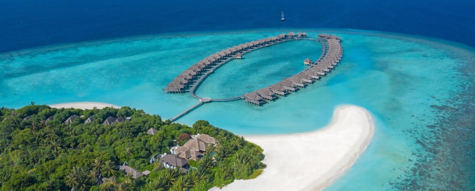 ExteriorViewBeachandOverWaterVillas 