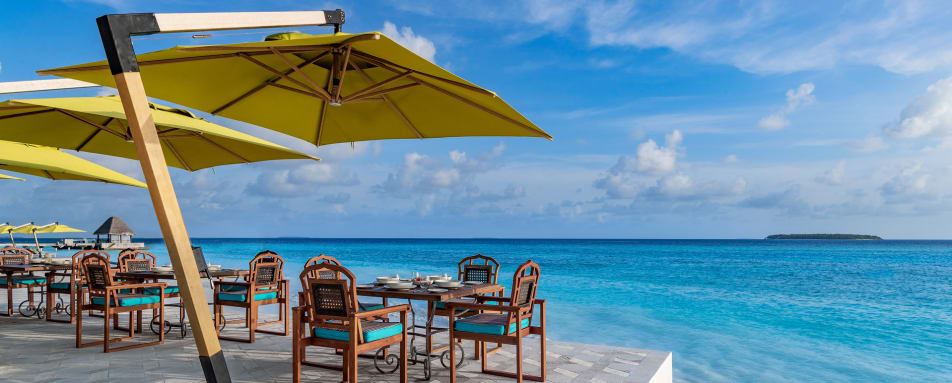  Plates breakfast setupj 