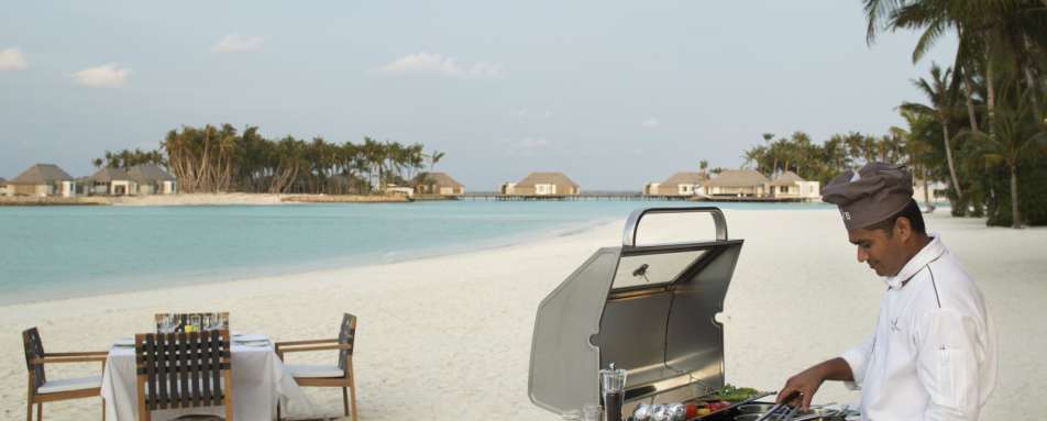 Carte Blanche beach dining  - Cheval Blanc Randheli