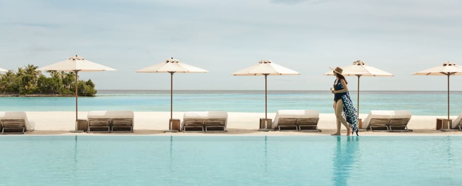 Thila - Beachfront Infinity Pool 