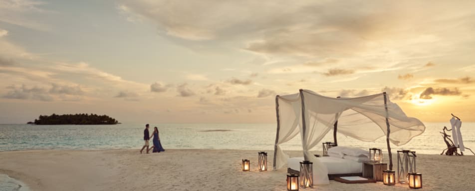  Lavadhoo - Sleepover - Sunset 