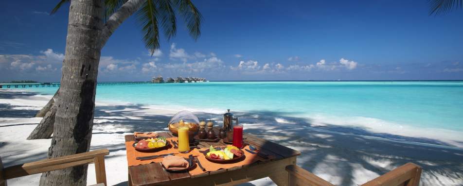 Breakfast by the beach at Kashiveli 