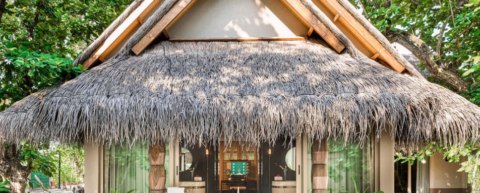 JOALI Luxury Beach Villa with Pool Bath 