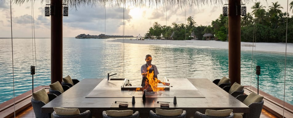 JOALI Saoke Teppanyaki Table 